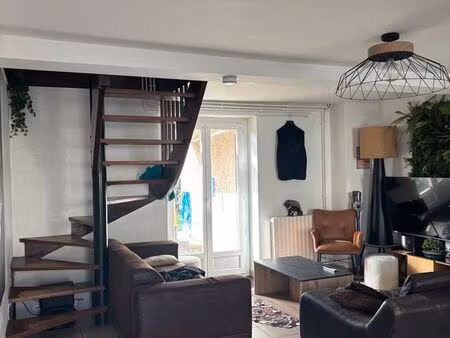 a louer f4 maison de village