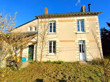 au cœur de sepmes  charmant village à 5 mn de ste maure et de l'autoroute a10  belle maiso