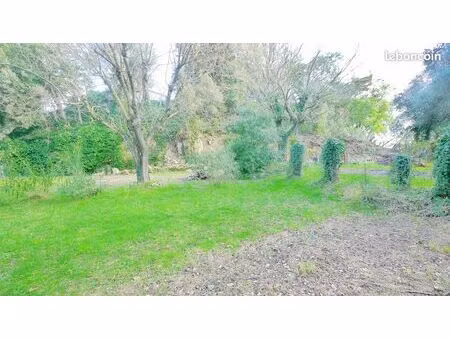 tanneron village. terrain a vendre. permis de construire accorde