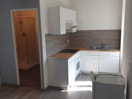 t2 + garage avec cuisine équipée