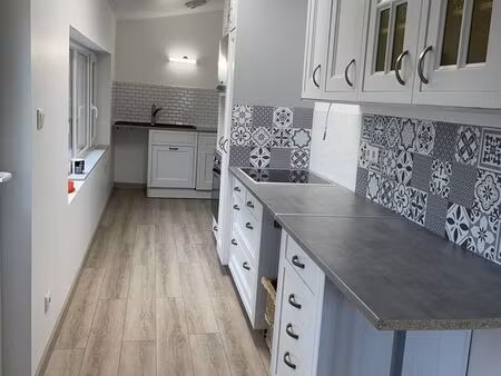 location maison ancienne entièrement rénovée à montigny sur vence