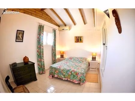 charmant appartement bas de villa à dampierre