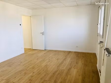 deux bureaux paramédicaux dans un cabinet pluridisciplinaire