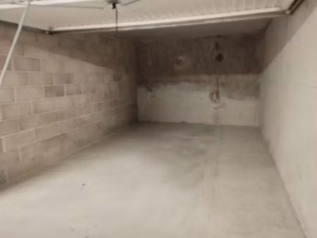 grand garage pmr fermé et sécurisé 21.33 m2