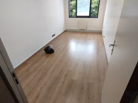 local commercial 15m2 à louer ferney voltaire