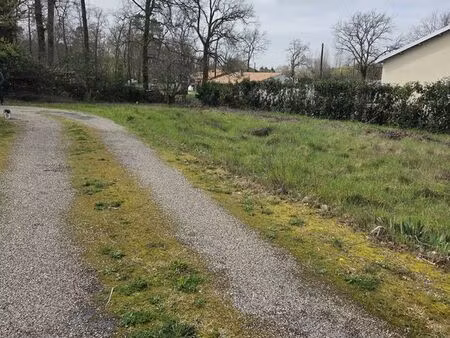 terrain 676 m² montendre