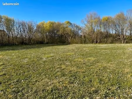 terrain 2 020 m² loulay