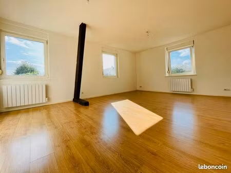 f3 traversant et lumineux dans petite résidence calme