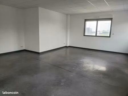 bureau 43 m²
