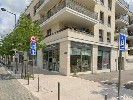 boutique 271 m² st cyr l ecole