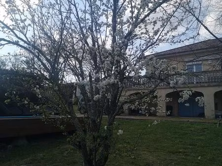 grande maison familiale avec piscine  terrasses et grand garage – lavit (82120)