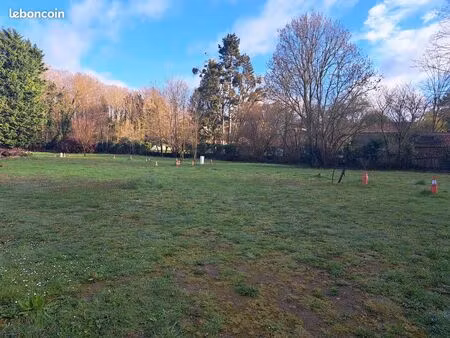 a vendre : terrain a batir de 620 m2 a mery-sur-oise
