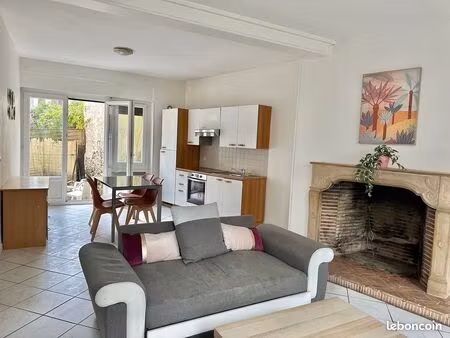 très beau et grand f2 en rdc entièrement meublé au centre ville de chateau thierry