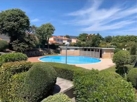 t2 meublé avec terrasse et piscine – location septembre à juin – la ciotat