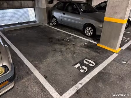 place de parking minimes ◊