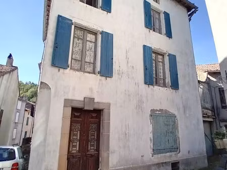 grande maison de village
