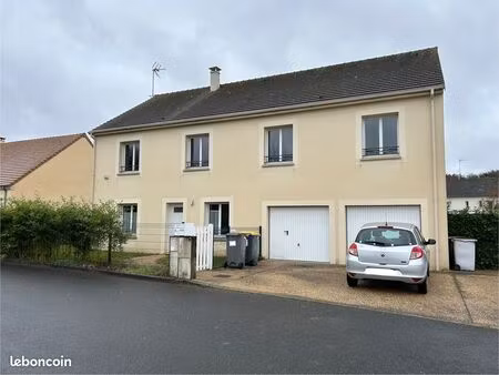 maison de 12 pièces dont 9 chambres + garage double côte à côte  sur terrain de 781m2 à ma