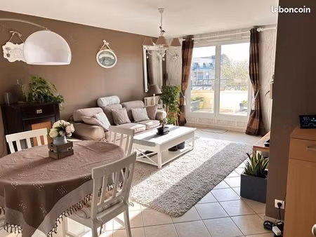 cergy le haut – superbe appartement duplex f4 de 75 m2 traversant exposition sud-est