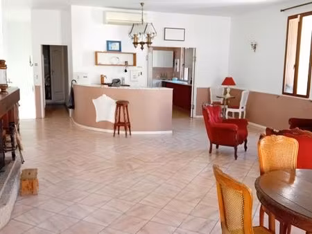 appartement de village 194 m2