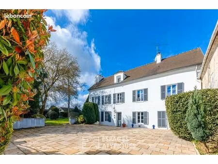propriété 7 pièces 265 m²