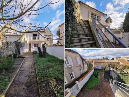 maison charentaise de 156 m2 située en plein coeur du village de meursac (entre royan et s