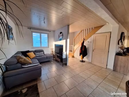 location maison maîche