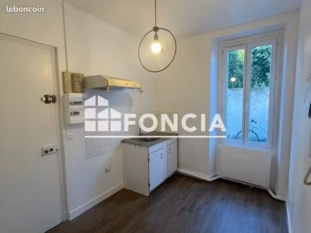 studio 1 pièce 25 m²