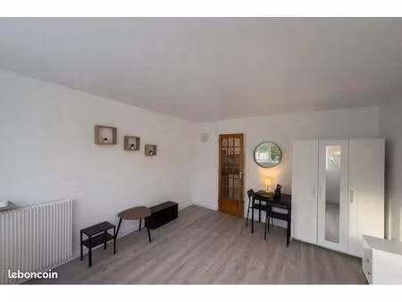 studio 23 m² – 5 min à pied gare évry val de seine – refait à neuf – résidence calme