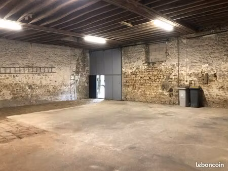a louer local a usage de garage  stockage ou atelier artisant 126 m2