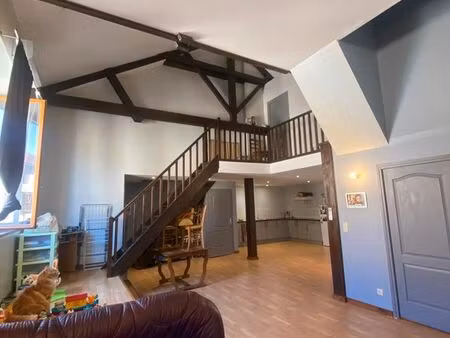 appartement type loft au centre de marciac