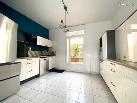 la gouesnière : appartement 3 pièces de 56 m2