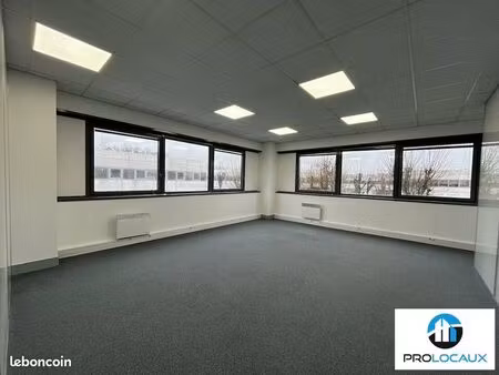bureaux 270 m² roissy en france