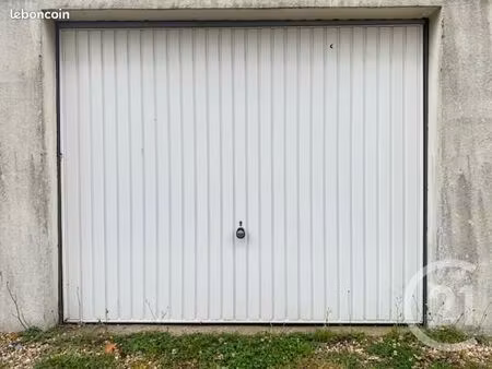 garage/box 16 m² saint jacques de la lande