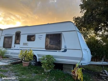 caravane avec jardin