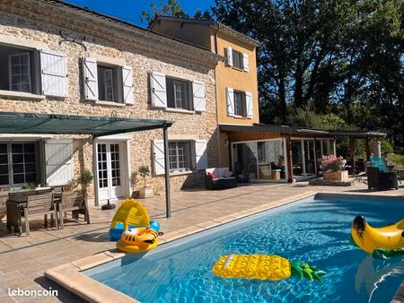 propriété 9 pièces 250 m2