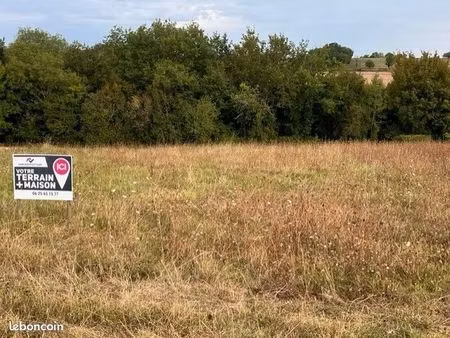 terrain 2 792 m² poursac