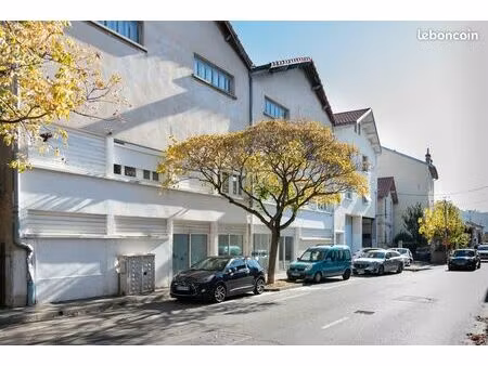 locaux d'activités / commerce