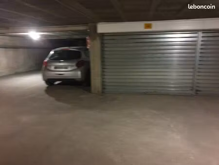 location garage pour petites autos ste baume timone marseille