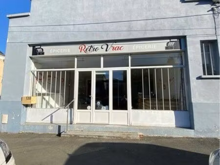 local commercial av. des marins