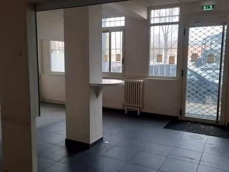 local 509m2 à louer valence centre