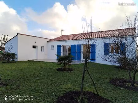 maison angles 120 m²