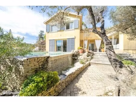 maison 6 pièces 180 m²