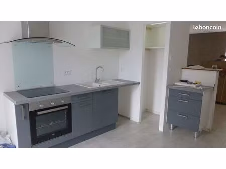 romans avenue gambetta  2eme étage  grand f3 de 74m2