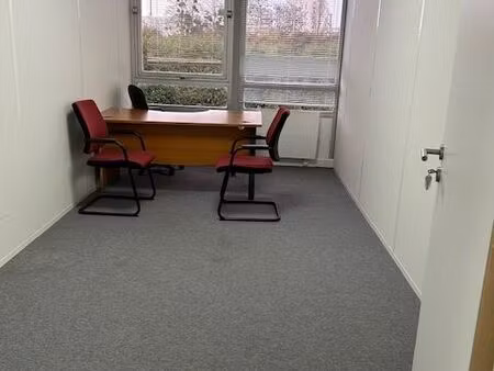 bureau 14m2 avec box de stockage