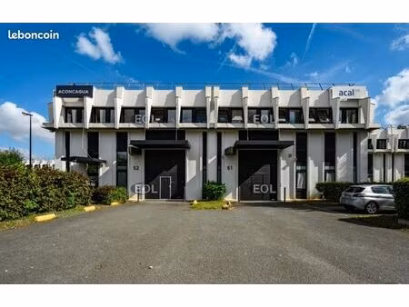 local d'activité 849 m²