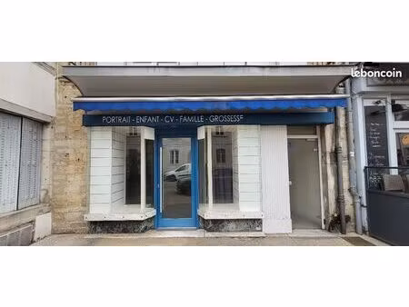 local commercial centre ville