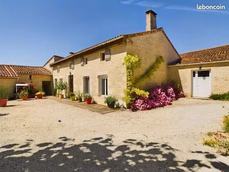 maison 7 pièces 250 m²