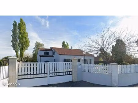 maison familiale avec grand terrain clos et arboré