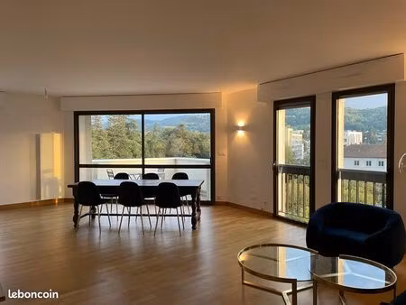 bel appartement avec vue au cœur de lons