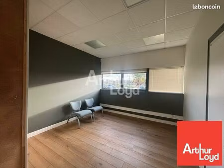 bureaux 1147 m² bellevigny